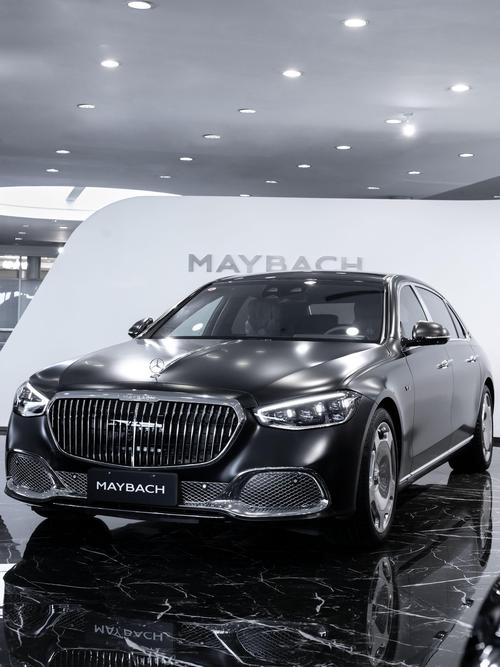 深圳18岚图汽车的售后服务让用户无忧出行，迈巴赫未来的豪华车趋势